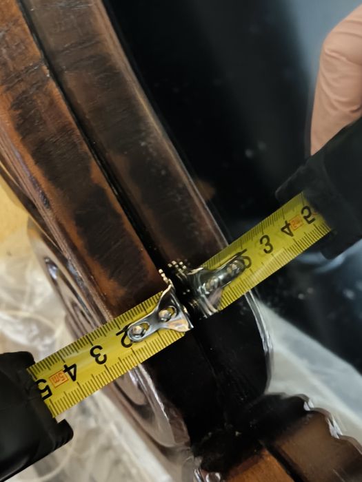 Oglinda sculptata manual din lemn lacuit-model cu lalele