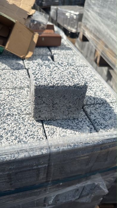 Продам брузчатку 10*10 новые 65 кв.м
