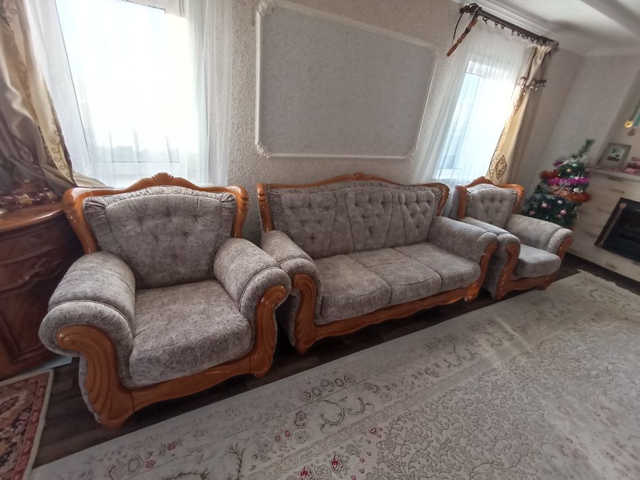 Мягкая мебель комплект (диван + два кресла)