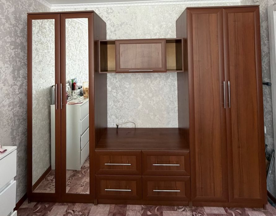 Стенка б/у в отличном состоянии