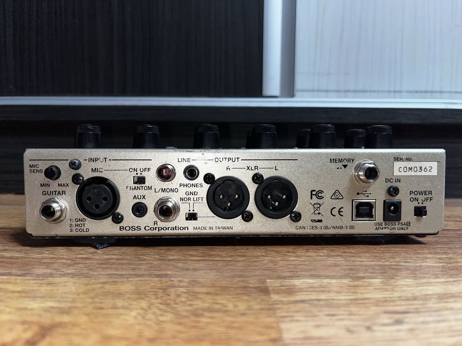 BOSS VE-8 Acoustic Singer – Voce + Chitară