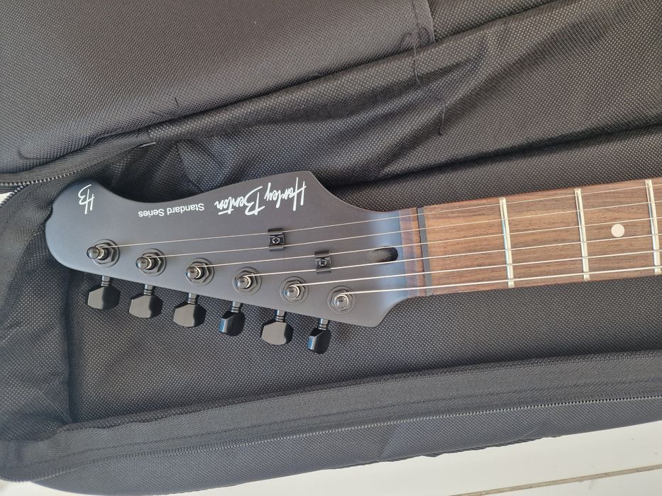 Vând set complet Harley Benton pentru chitară