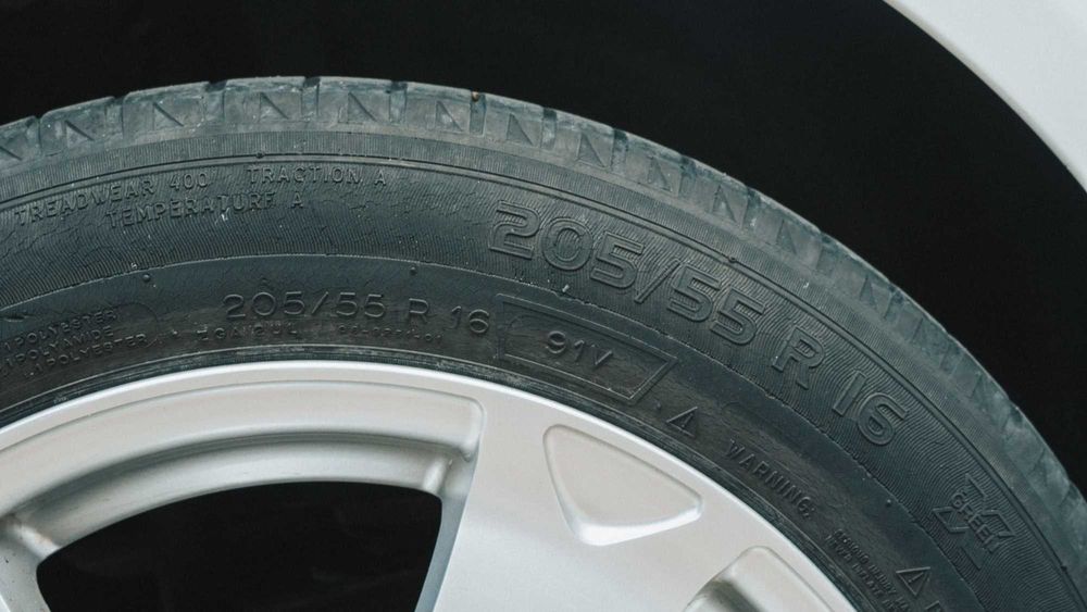 Jante ALIAJ cu anvelope VARĂ 205 / 55 / R16 Michelin