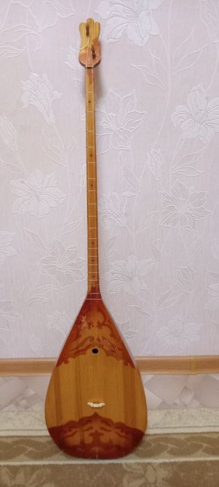 Продам домбру, б/у