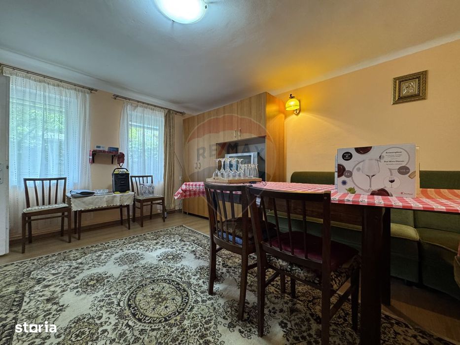 Casă de vânzare în satul Dârlos – teren 1.026 mp