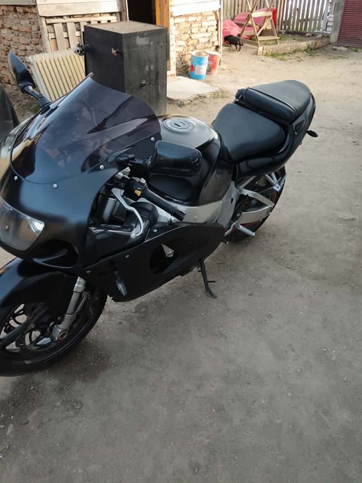 Suzuki GSXR 750 2000