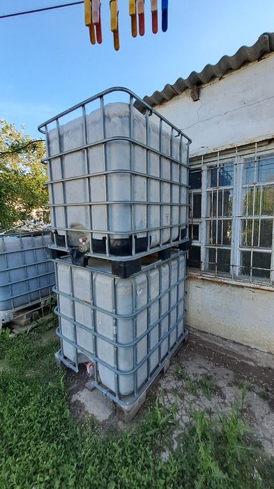 Продам еврокубы 1000 л.