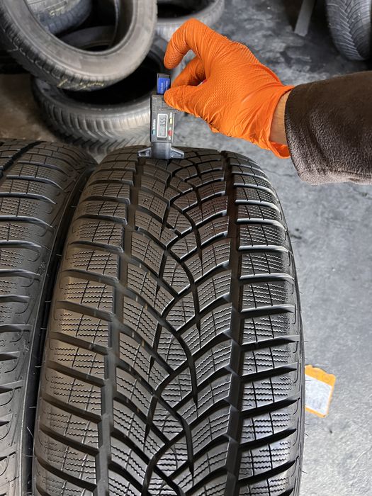 4 anvelope iarna ca NOI 255/45/20 + 235/50/20 , GoodYear , DOT 2021 !