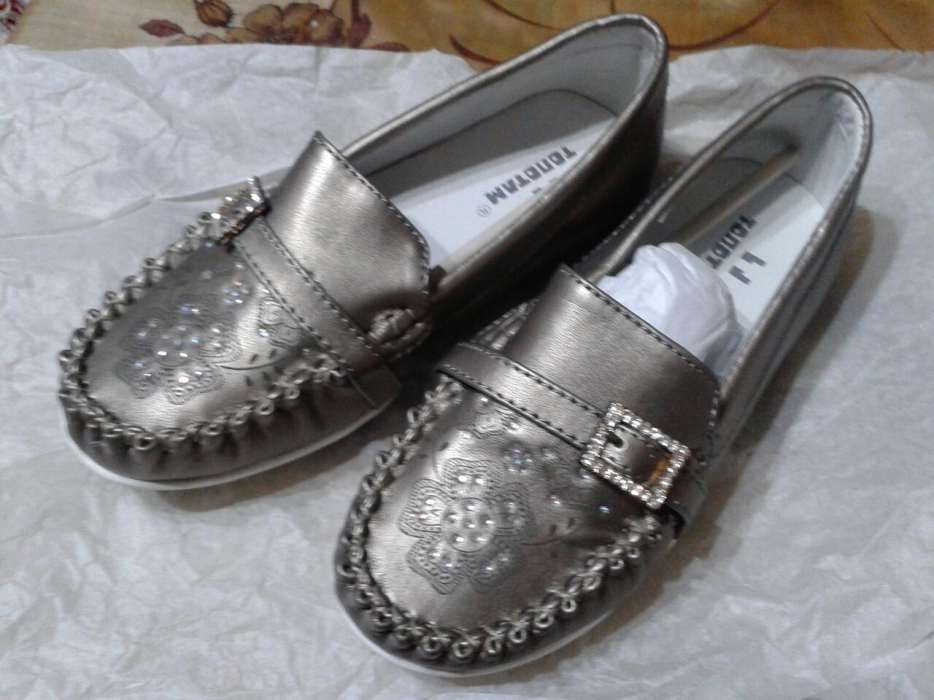 Туфли новые на девочку