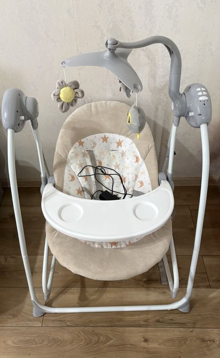 Продам стульчик для кормления, ходунки, люльку