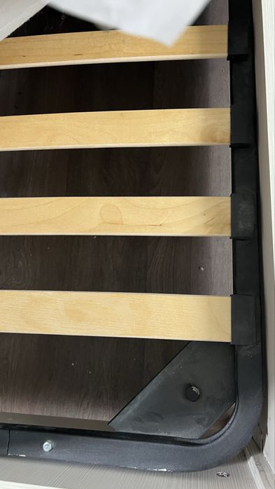 Кровать для спальни