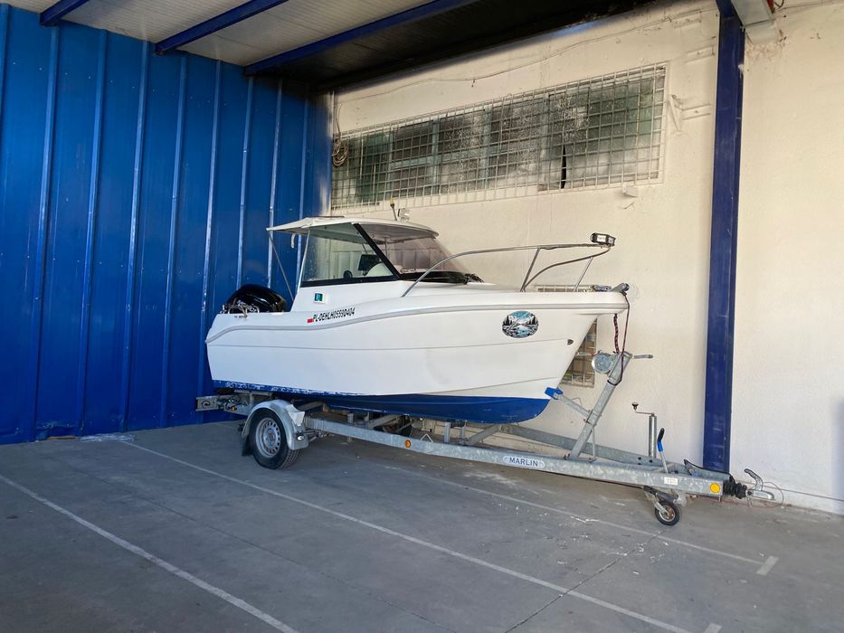 Cabinata cortina 480 cu motor 80cp si peridoc