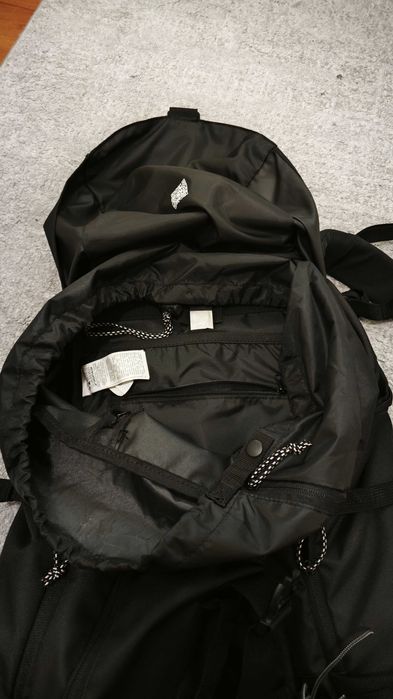 Rucsac trekking DECATHLON MT100 50L Negru - aproape NOU!!