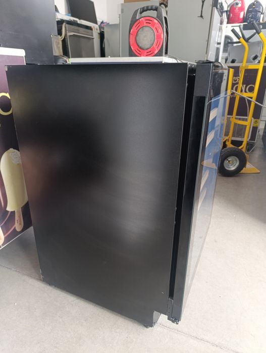 Витрина за вино  WINE COOLER