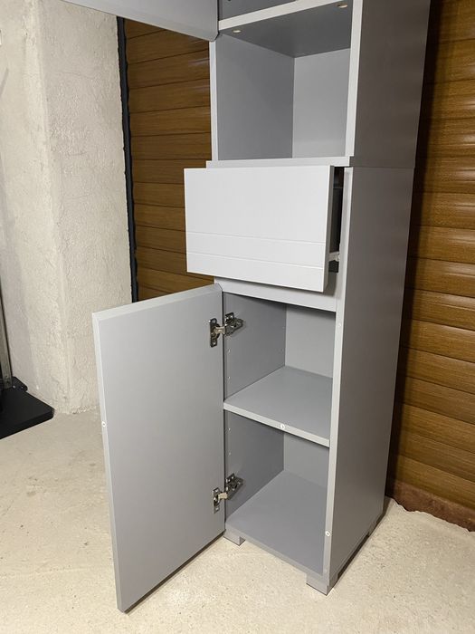 Шкаф колона за баня