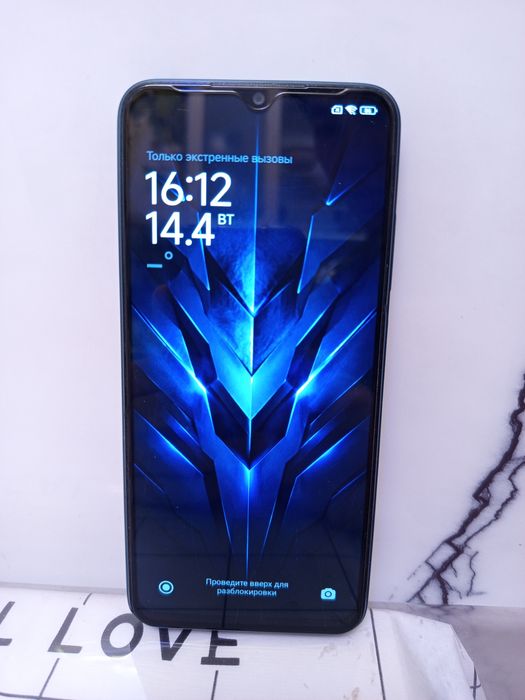 Телефон.  POCO M5 Смартфон