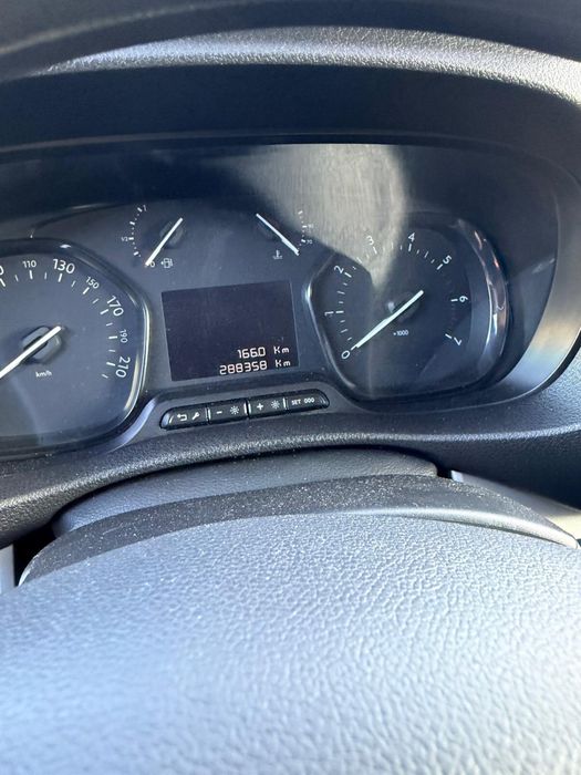 Toyota Proace 2024 – Motor 2.0 Diesel – Excelent pentru Afacerea Ta!
