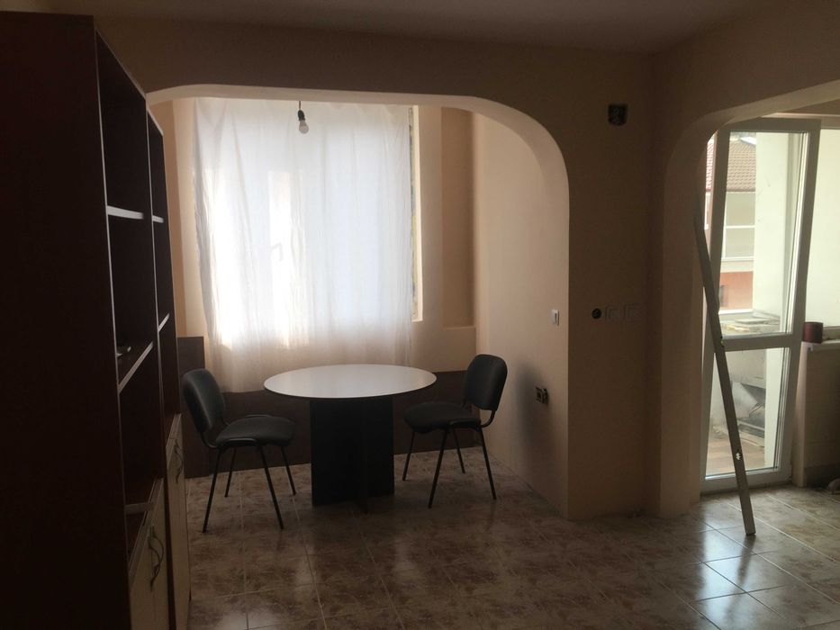 Дава се под наем Четиристаен апартамент в Шумен, Военно училище - 105 кв.м за 331.5 € - Снимка #7