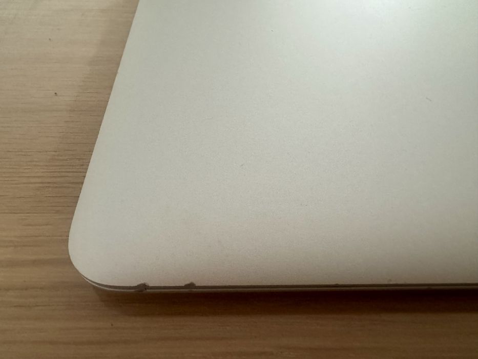 Apple MacBook Air 13” 2015 – 8GB RAM 256GB SSD