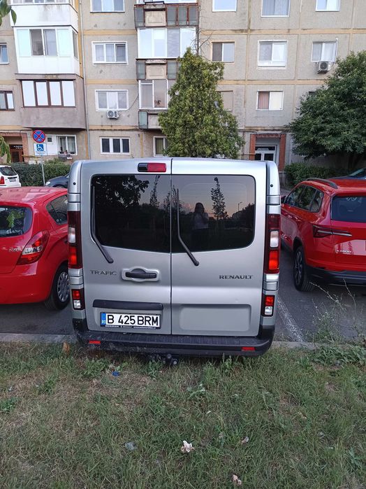 Renault Trafic 8+1 – 2023 – 125.500 km – stare foarte bună