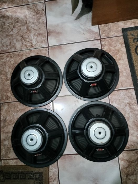 Difuzoare "pe  12" 4.buc. funcționale + Diverse