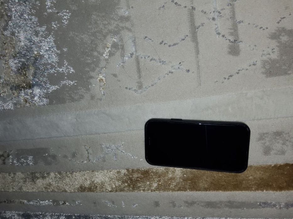 Айфон 12 сатылады