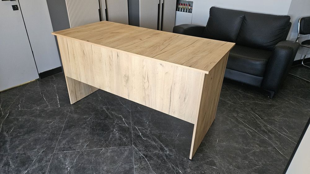 Компьютерный стол из ЛДСП