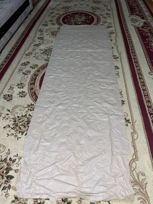 Надувной матрас.