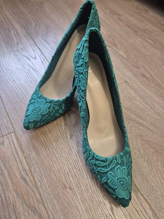 Елегантна дамска обувка с дантела, 40 номер