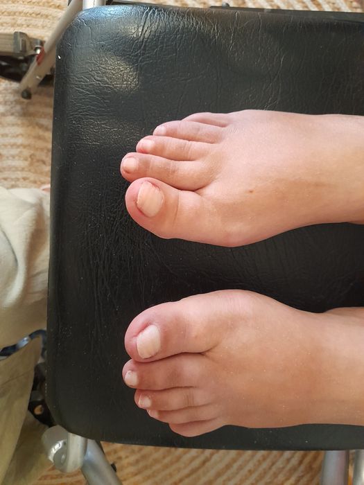 Pedichiura clasica la domiciliul clientei