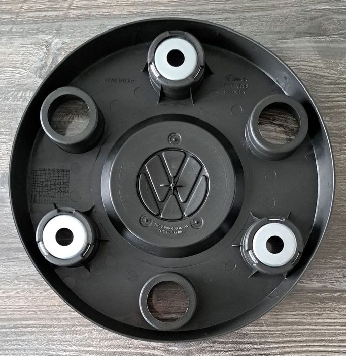 Capac Roata Iveco Capace Fața  Pentru Modelul cu Roți Duble Spate Iveco  /  Sprinter  /  Crafter   IVECO 300 LEI PERECHEA   SPRINTER 300 LEI PERECHEA