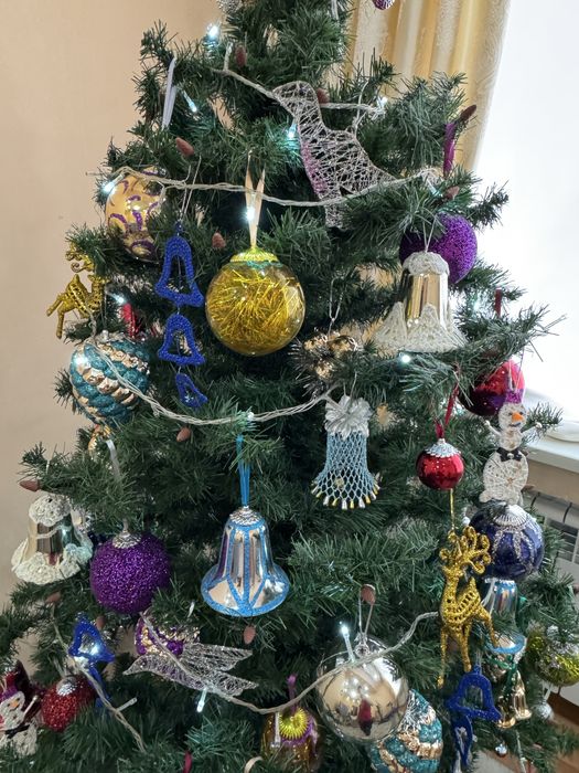 Продается елка с игрушками