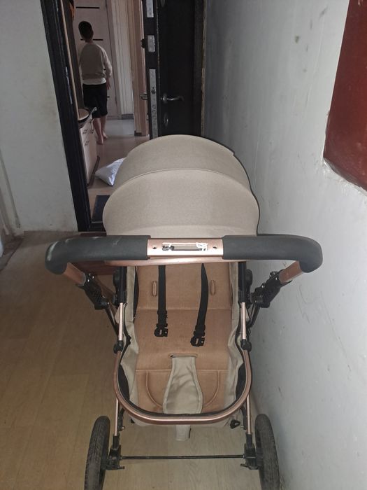 Продам коляску срочно