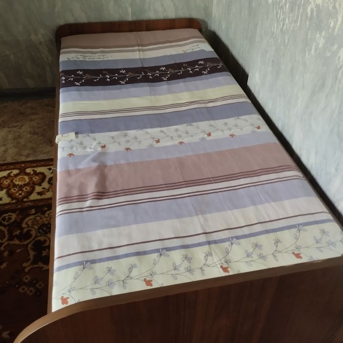 Продам недорого кровать.