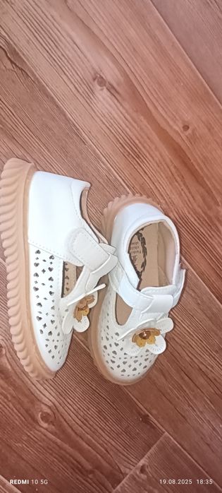 Обувь на девочку