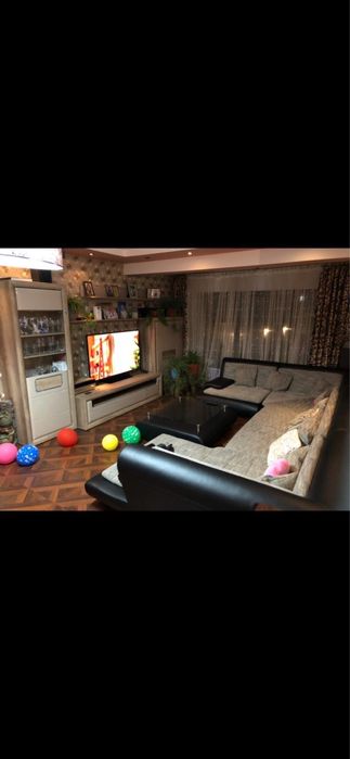 Vand Vila P+1/Valu lui Traian/250mp utili+700mp curte-199.000€