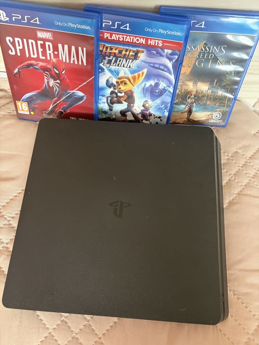 PlayStation 4 slim