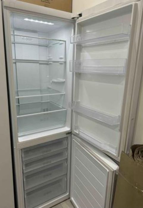 Продам рабочий холодильник Хайер 60000т