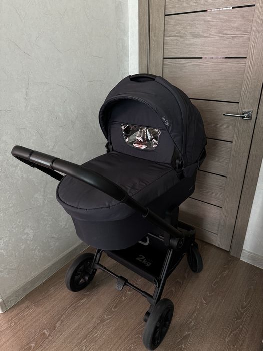 Коляска для малышей