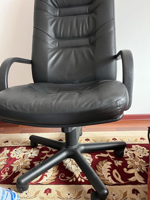 Продается офисное кресло за 30 тыс