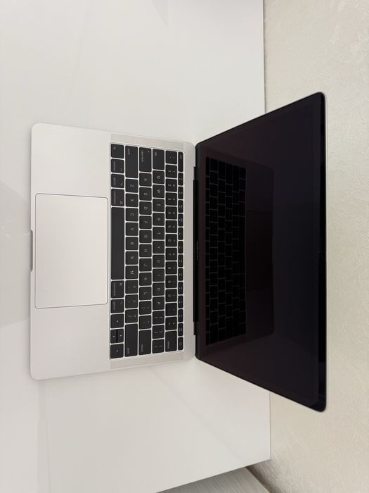 MacBook Pro 13. Core i5/16/256/Retina
