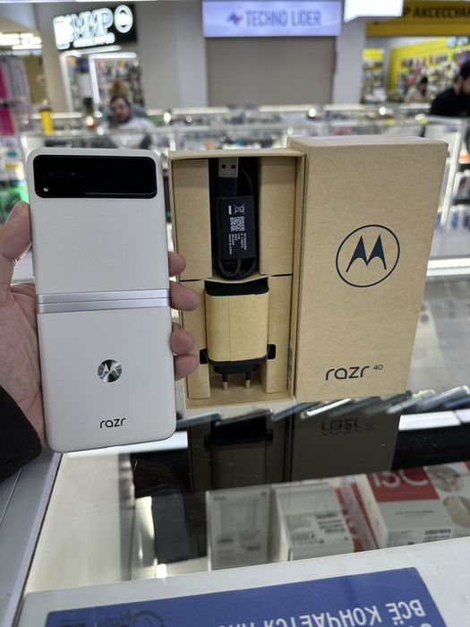 Moto razr 40 как новый