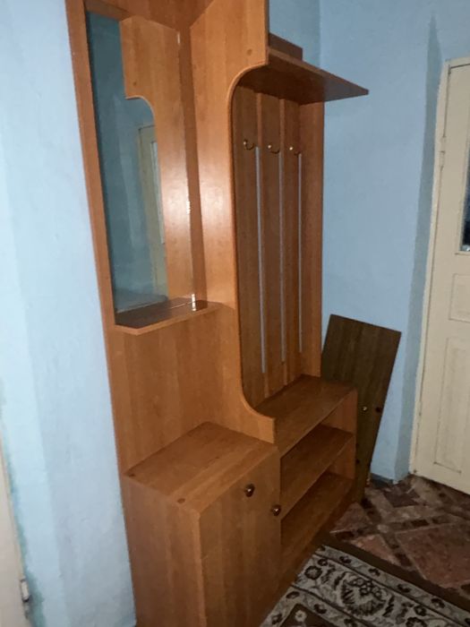 Вешалки шкаф состояние хорошое