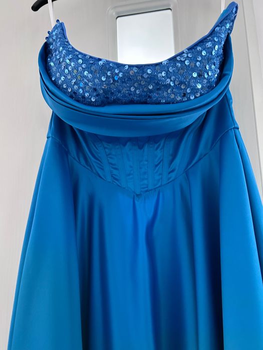 Страхотна официална рокля