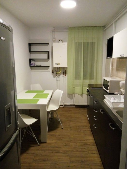 De inchiriat apartament în 7 Noi, 3 dormitoare,2 băi