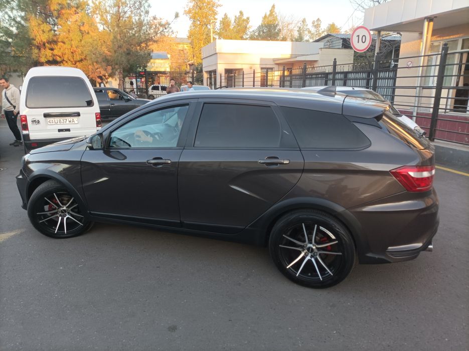 Lada vesta cross