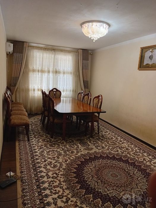 Чирчик горгазда 3 хона, 76 кв м. Подвал, стоянка бор.