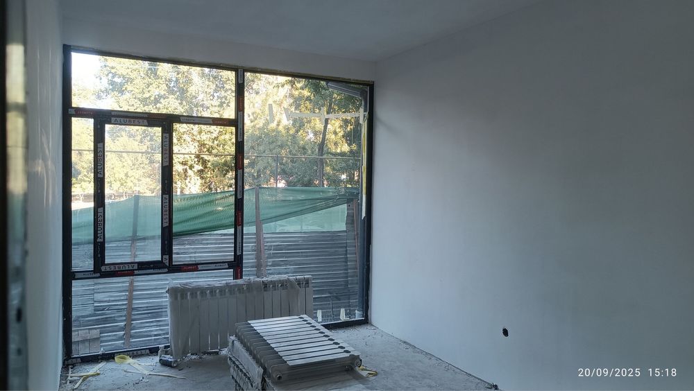 Сдается В Аренду Офис! 1-ая Линия. f004