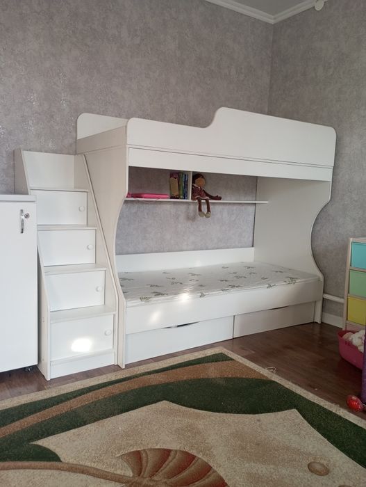 Двухъярусная кровать