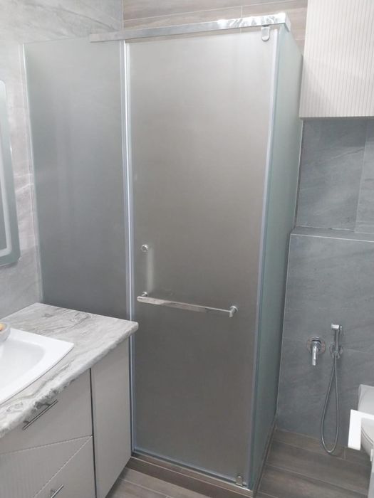 Стекло, зеркало, нарещка, перегородки